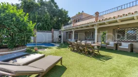 For sale San Pedro de Alcantara villa with 5 bedrooms