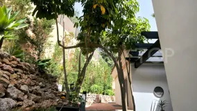 For sale El Madroñal villa with 7 bedrooms