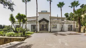 For sale El Madroñal villa with 7 bedrooms