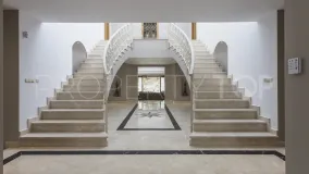 For sale El Madroñal villa with 7 bedrooms