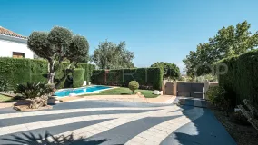 Se vende chalet en Alhaurin de la Torre con 5 dormitorios