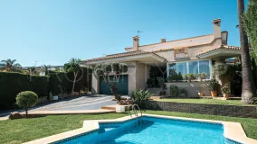 Se vende chalet en Alhaurin de la Torre con 5 dormitorios