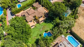 Villa a la venta de 6 dormitorios en Guadalmina Baja