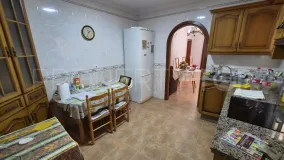 Adosado con 3 dormitorios a la venta en Estepona Casco Antiguo