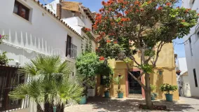 Adosado de 2 dormitorios en venta en Estepona Casco Antiguo