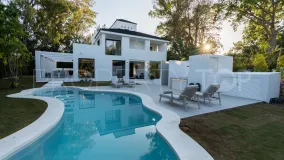 Buy villa in Las Brisas