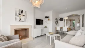 2 bedrooms apartment in Señorio de Aloha for sale