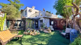 5 bedrooms villa for sale in Estepona Golf