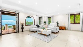 Comprar villa con 9 dormitorios en Mijas Costa