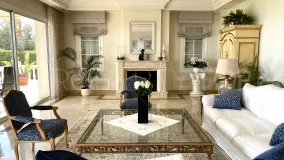 Villa a la venta en Marbella Golden Mile con 6 dormitorios