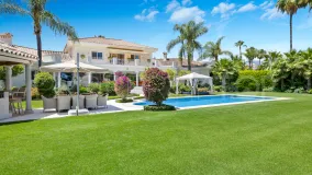 Nueva Andalucia, villa de 6 dormitorios en venta