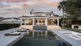 Chalet de 5 dormitorios en venta en Nueva Andalucia