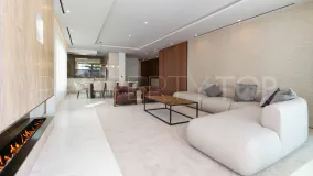 Apartment for sale in Marbella Golden Mile with 4 bedrooms