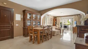 Se vende apartamento en Nueva Andalucia con 3 dormitorios