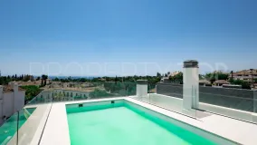 Buy penthouse in Marbella Golden Mile with 4 bedrooms