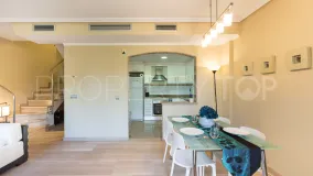 Buy town house in Avda. Augusta