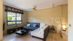 Buy town house in Avda. Augusta