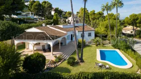 Villa de 3 dormitorios a la venta en Adsubia