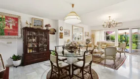 Town house in Sun Hill for sale