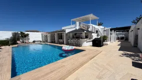 Comprar villa con 4 dormitorios en Benalmadena Costa