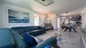 Comprar villa con 4 dormitorios en Benalmadena Costa