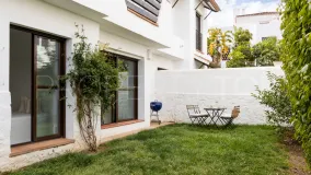 Estepona Este, apartamento planta baja en venta con 3 dormitorios