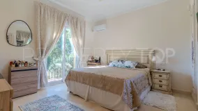 Villa a la venta en Marbella con 5 dormitorios