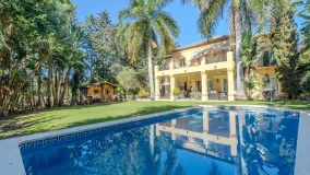 Villa a la venta en Marbella con 5 dormitorios
