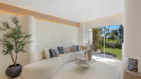 For sale apartment in Estepona
