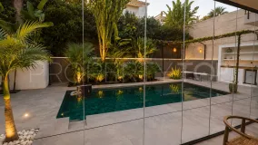 Buy Marbella villa with 5 bedrooms