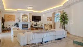 For sale Benahavis villa with 6 bedrooms