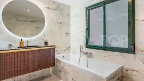 For sale 2 bedrooms apartment in Benahavis