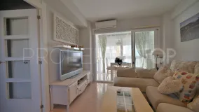 Apartamento con 2 dormitorios en venta en Torremolinos