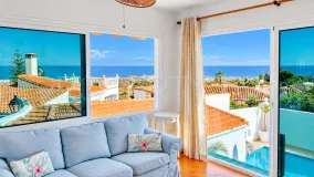 Villa a la venta con 4 dormitorios en Benalmadena Centro