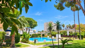Apartamento con 2 dormitorios a la venta en Torremolinos Centro