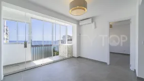 Apartamento de 3 dormitorios en venta en Calahonda