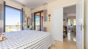 Se vende apartamento con 2 dormitorios en Calahonda
