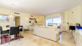 Penthouse for sale in Calahonda with 2 bedrooms