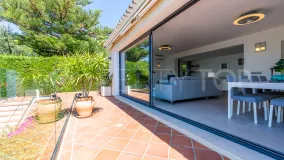 Se vende villa en Calahonda con 6 dormitorios