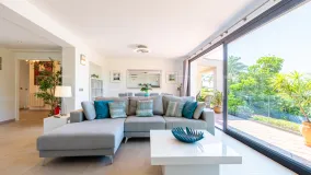 Se vende villa en Calahonda con 6 dormitorios