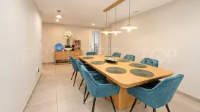 Comprar apartamento de 3 dormitorios en Elviria