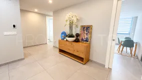 Comprar apartamento de 3 dormitorios en Elviria