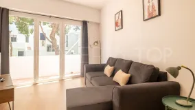 Comprar apartamento de 2 dormitorios en Calahonda