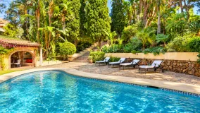 For sale house in Calahonda with 7 bedrooms