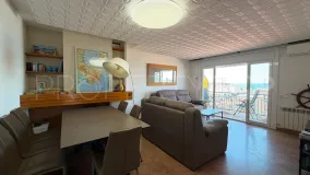 Se vende apartamento con 4 dormitorios en Roses