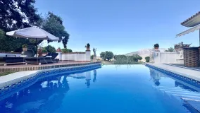 Se vende villa de 4 dormitorios en La Cala Golf Resort