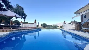 Se vende villa de 4 dormitorios en La Cala Golf Resort