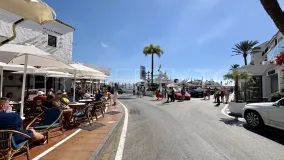 Comprar apartamento de 2 dormitorios en Marbella - Puerto Banus