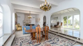 Villa for sale in Benahavis with 5 bedrooms
