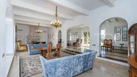Villa for sale in Benahavis with 5 bedrooms